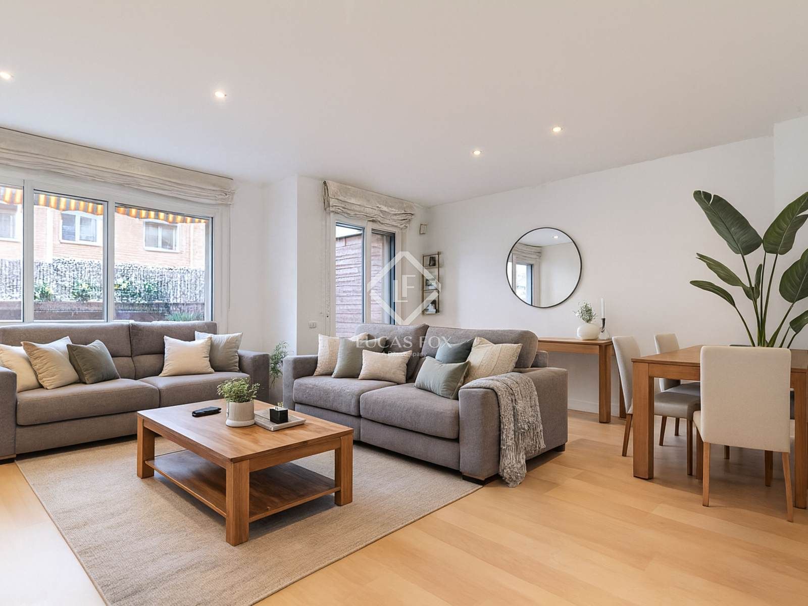 Sala d'estar de Casa o xalet en venda en Sant Joan Despí amb Aire condicionat, Jardí privat i Terrassa