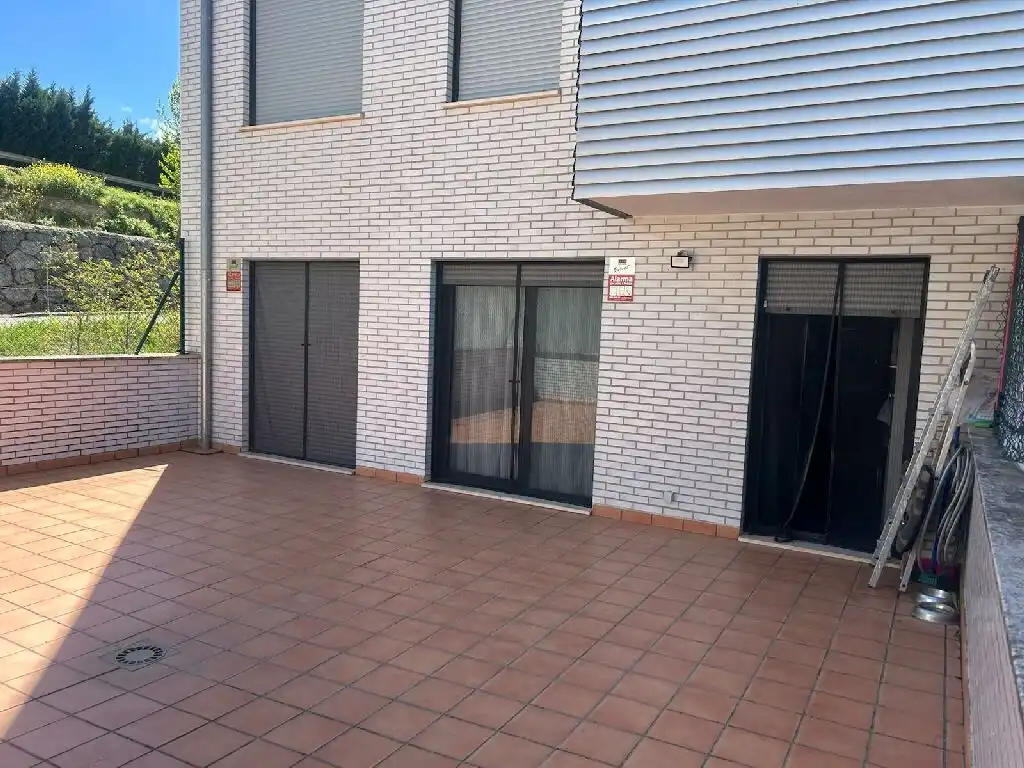 Vista exterior de Estudio en venta en Albelda de Iregua con Calefacción, Terraza y Trastero