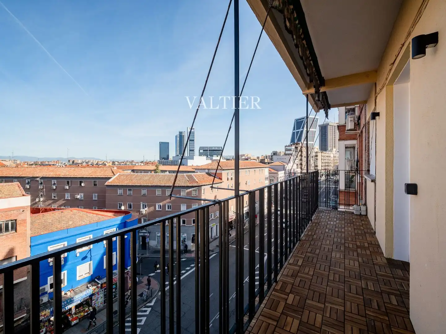 Exterior view of Flat for rent in Madrid  with Terrace and Furnished