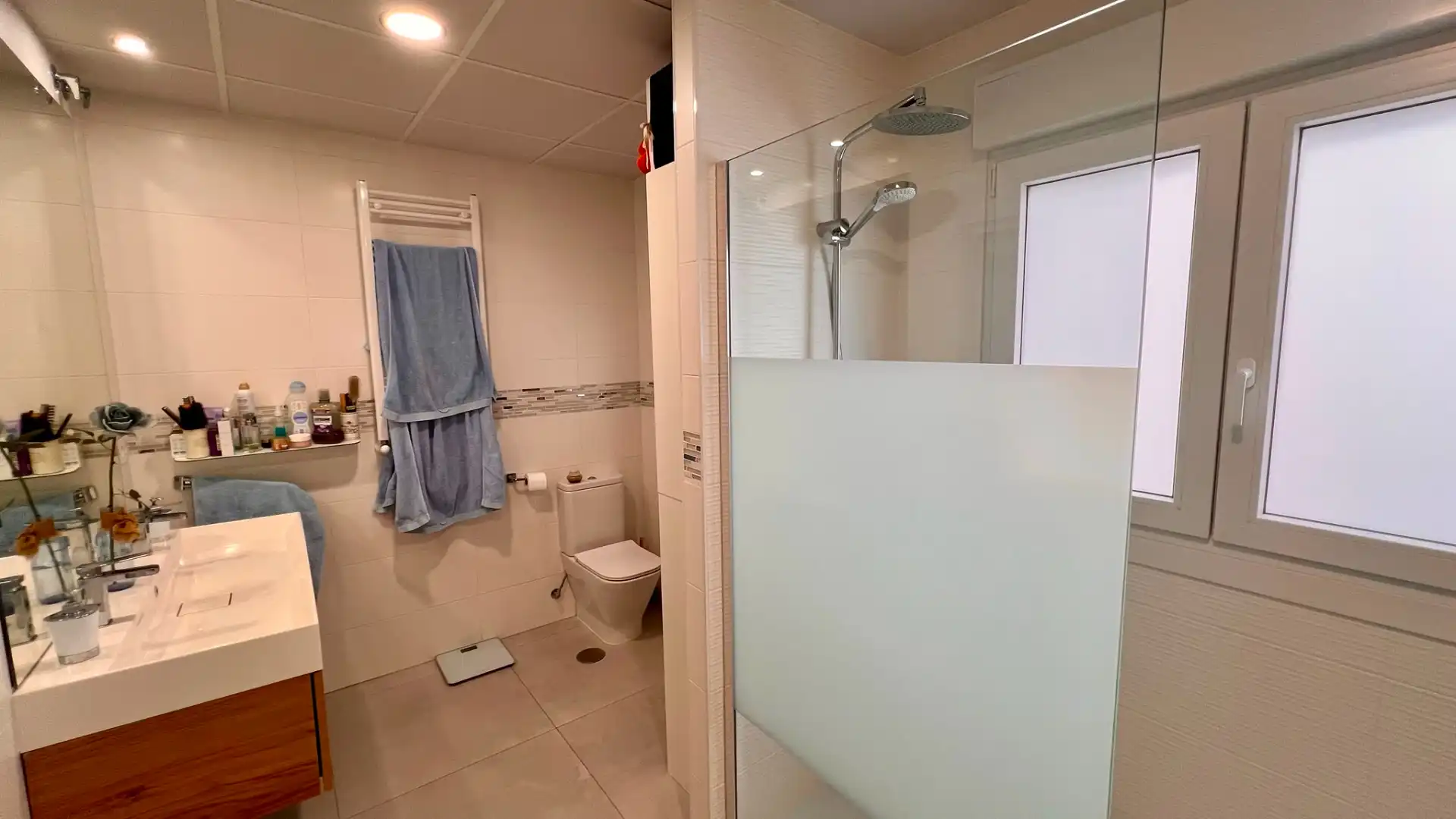 Badezimmer von Wohnung zum Verkauf in Badajoz mit Klimaanlage, Heizung und Balkon