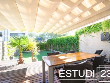 Villa con piscina in vendita a Arenys de Munt