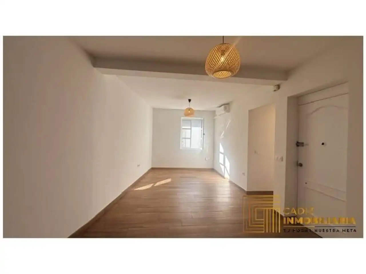 Living room of Flat for rent in El Puerto de Santa María  with Air Conditioner and Balcony