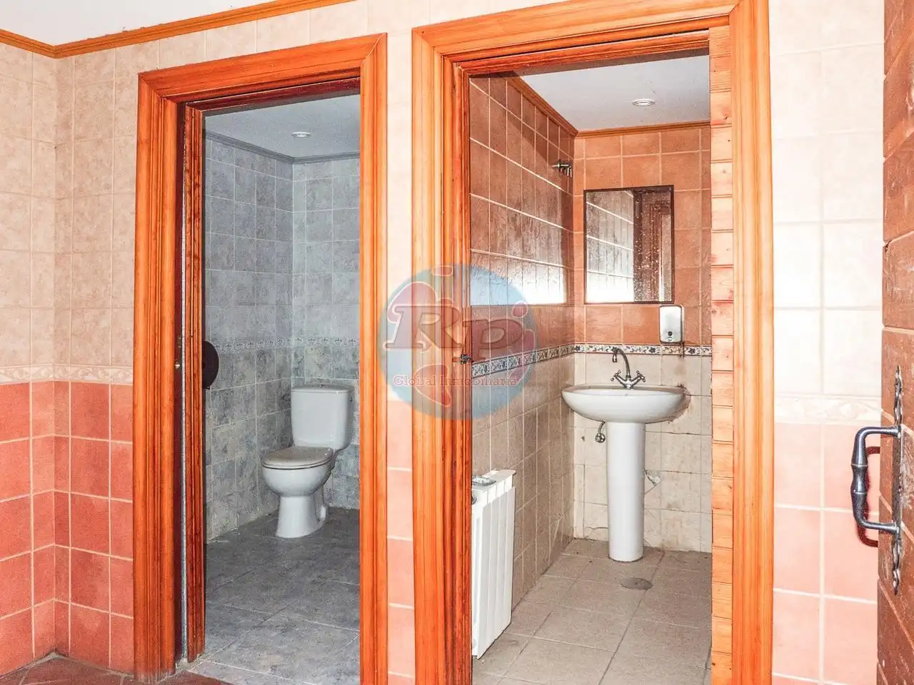 Badezimmer von Country house zum Verkauf in Barjas mit Heizung, Privatgarten und Terrasse