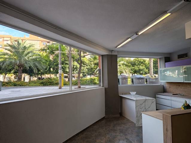 Local comercial en Venta en Avenida Periodista Rodolfo Salazar en Carolinas Altas