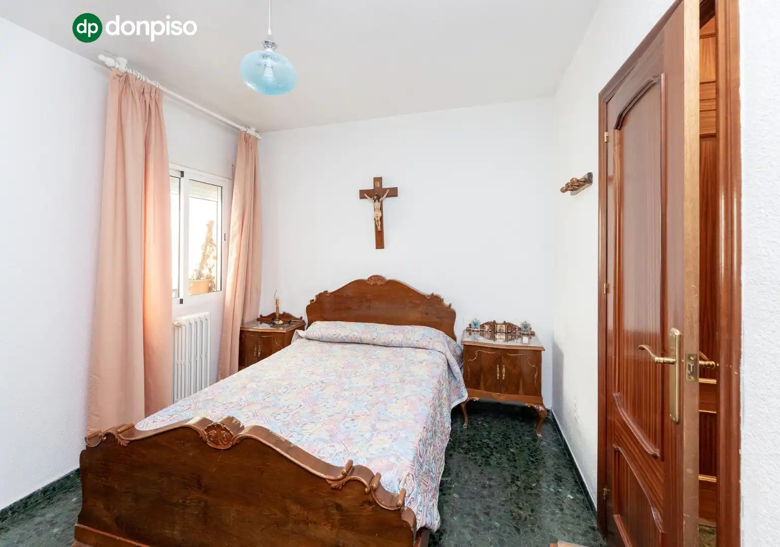 Habitación de Piso en venta en Granada con Terraza, Trastero y Balcón