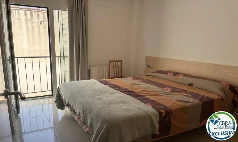Dormitori de Pis en venda en Roses amb Calefacció, Terrassa i Forn