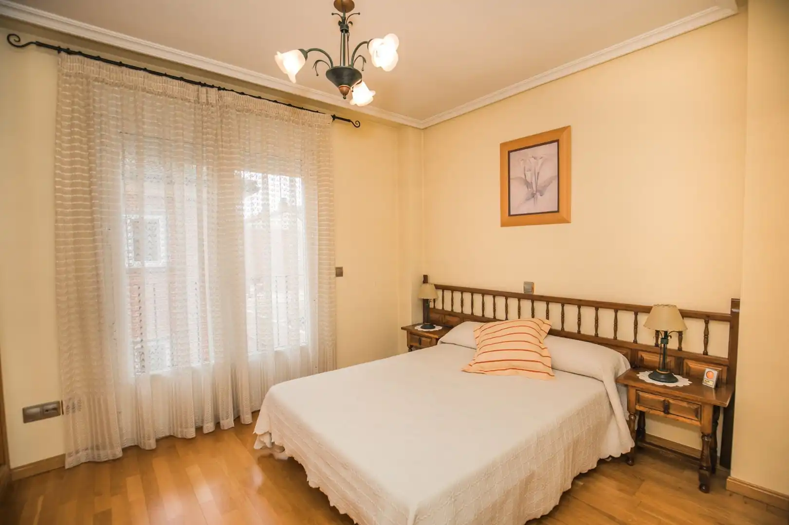 Dormitori de Casa o xalet en venda en Ávila amb Calefacció, Jardí privat i Terrassa