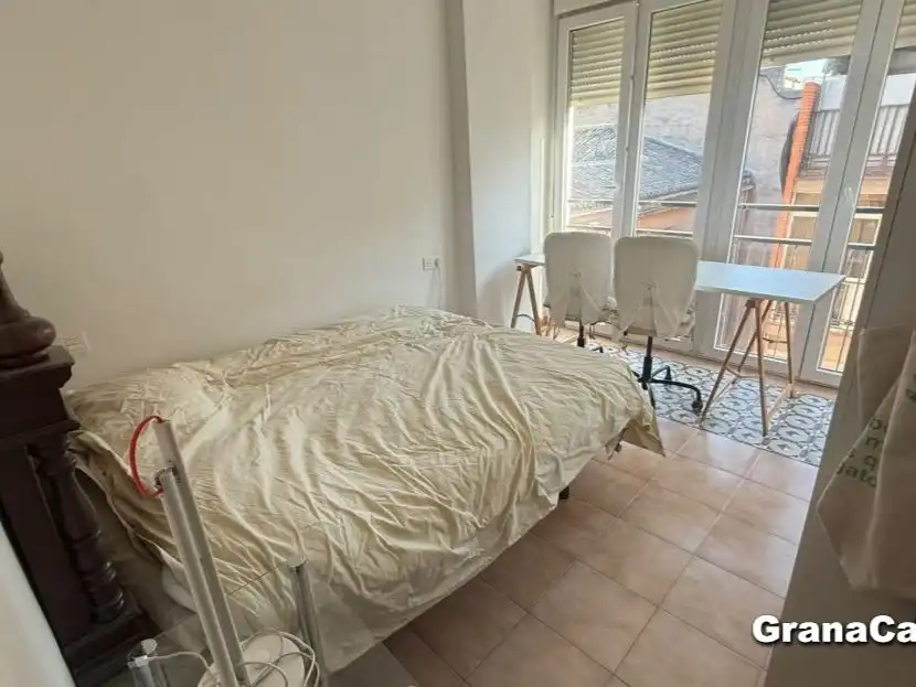 Habitación de Piso para compartir en Granada con Aire acondicionado, Calefacción y Amueblado