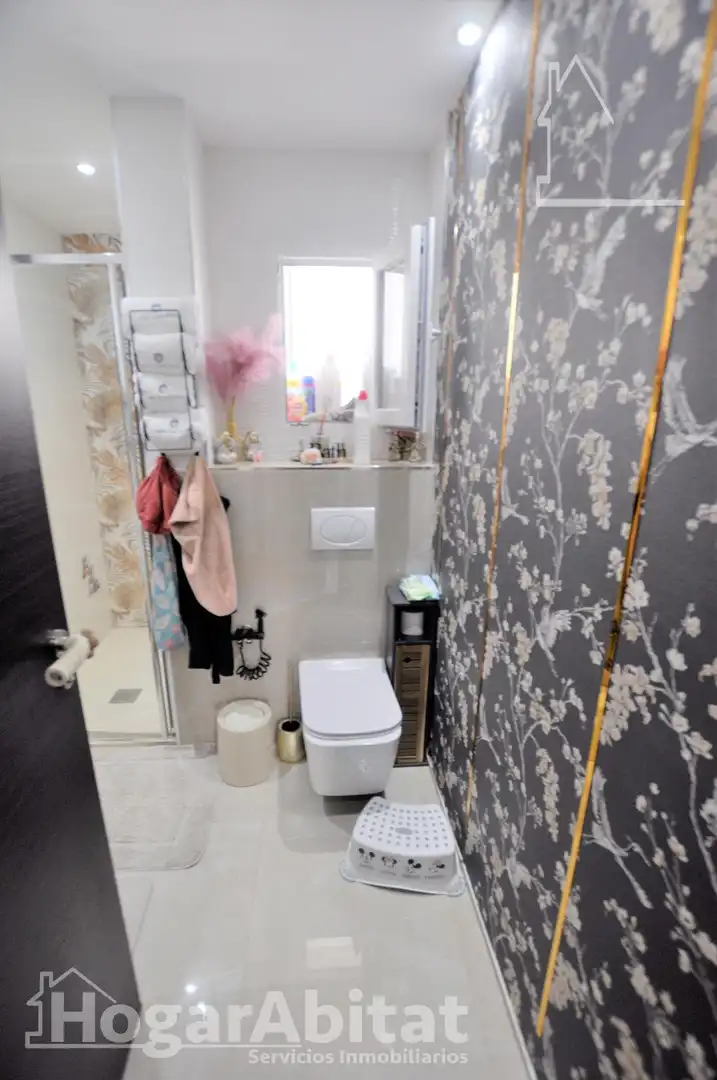 Badezimmer von Wohnung zum Verkauf in Alfafar mit Klimaanlage, Heizung und Parkett