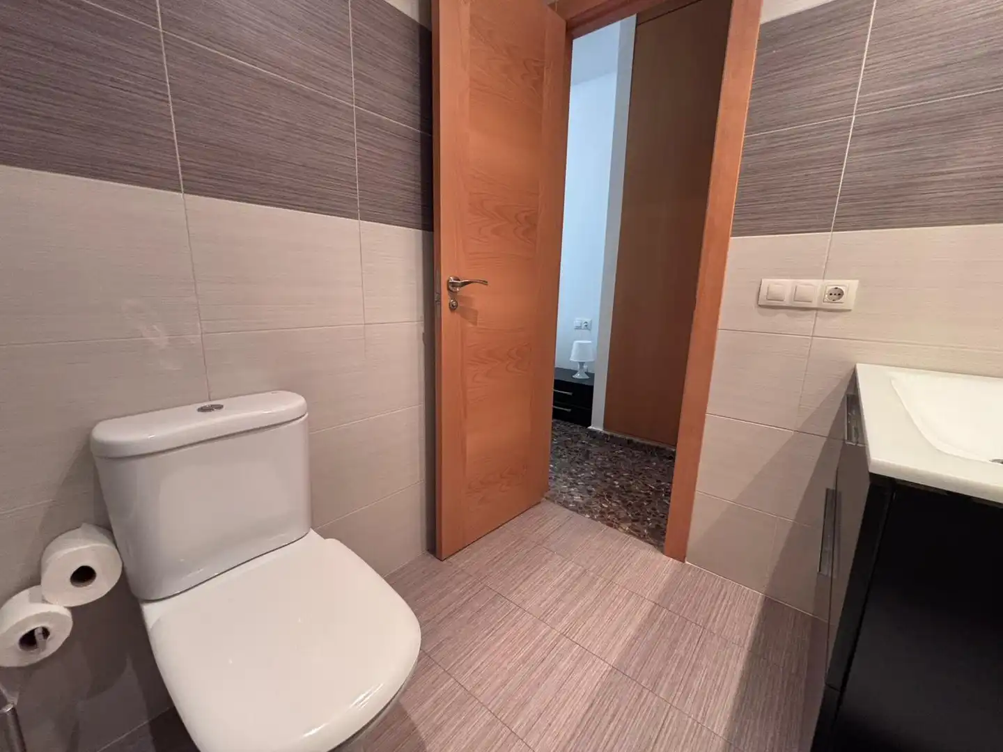 Bathroom of Flat for rent in Burjassot  with Air Conditioner and Furnished