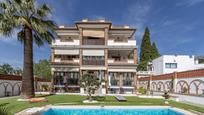 Jardí de Casa o xalet en venda en Huétor Vega amb Aire condicionat, Terrassa i Piscina