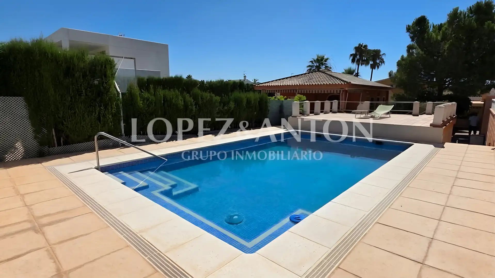 Piscina de Casa o xalet en venda en L'Eliana amb Aire condicionat, Calefacció i Jardí privat