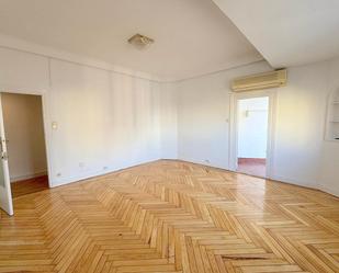 Bedroom of Flat to rent in  Madrid Capital  with Air Conditioner, Heating and Terrace