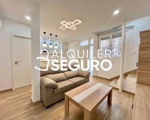 Sala d'estar de Casa o xalet de lloguer en  Madrid Capital amb Aire condicionat, Calefacció i Moblat