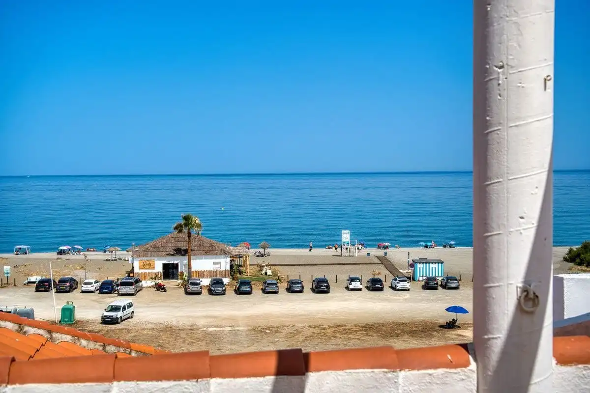 Außenansicht von Dachboden zur Miete in Manilva mit Klimaanlage, Heizung und Terrasse