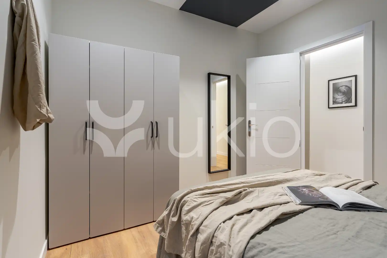 Schlafzimmer von Wohnungen zur Miete in Madrid mit Klimaanlage, Heizung und Terrasse