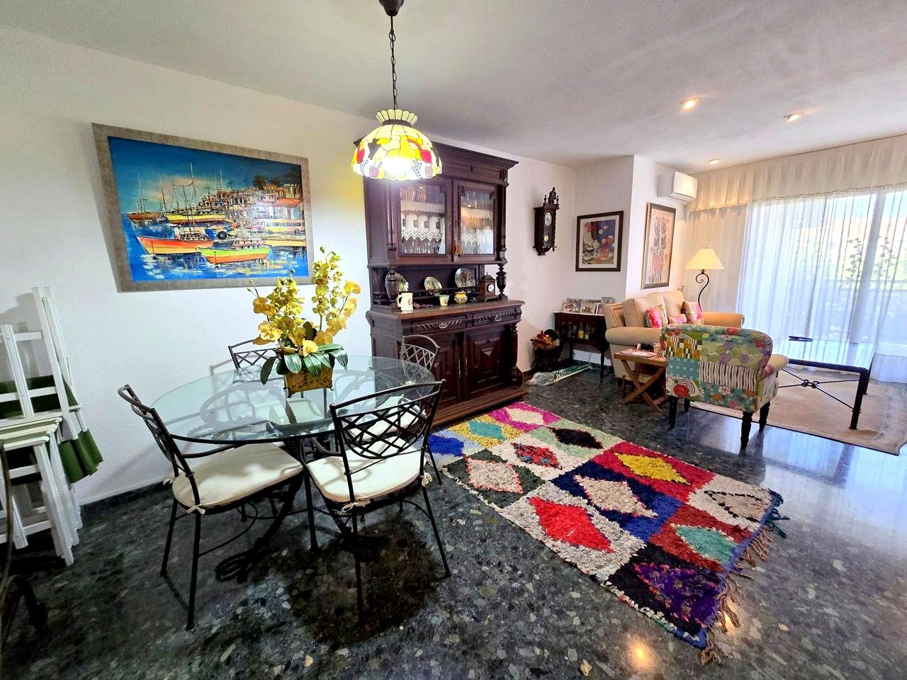 Menjador de Apartament en venda en Gandia amb Aire condicionat, Terrassa i Moblat