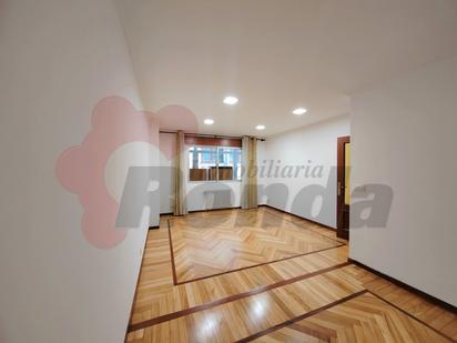 Flat for sale in Lugo Capital