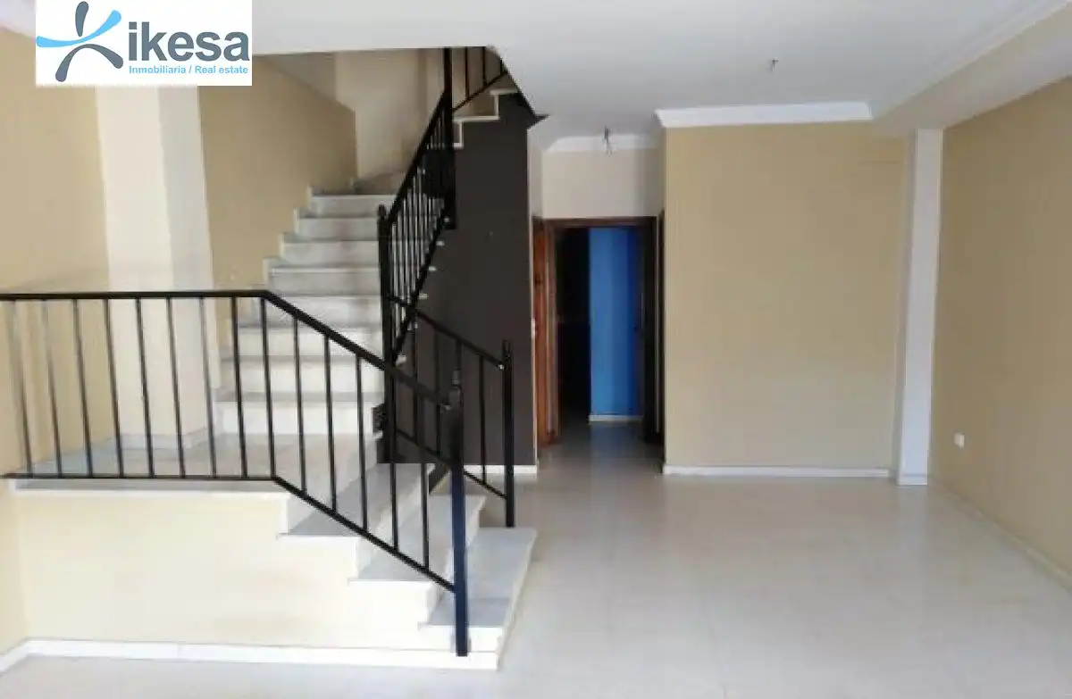 Casa adosada en venta en Avenida de Rota