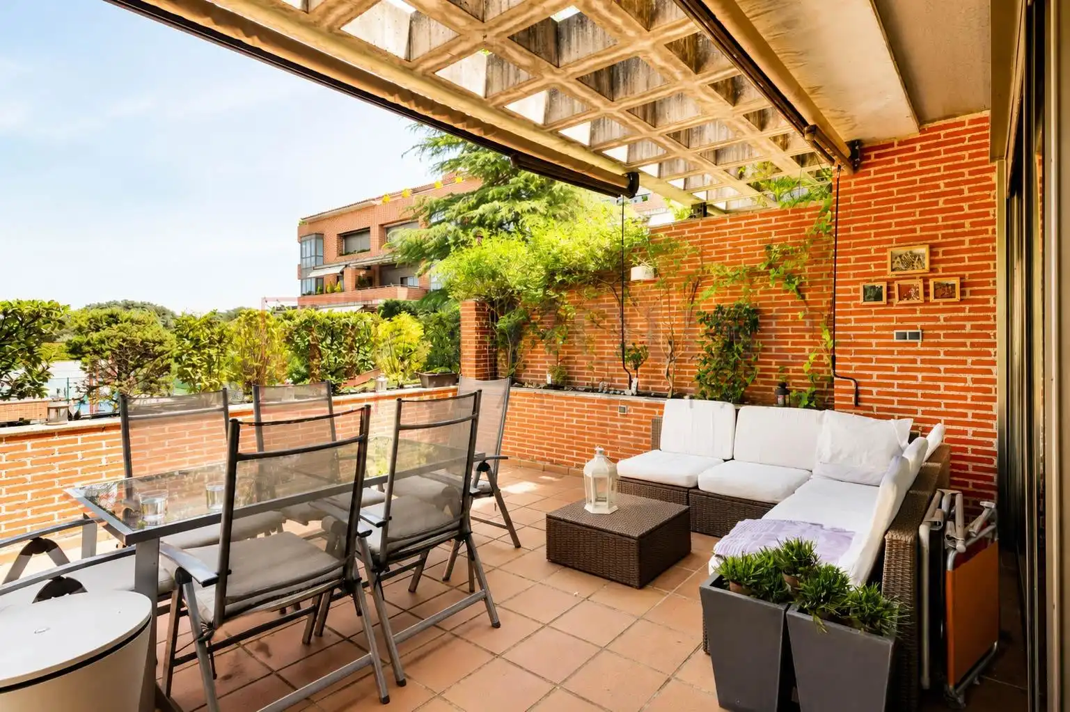 Terraza de Planta baja en venta en Madrid con Aire acondicionado, Calefacción y Jardín privado