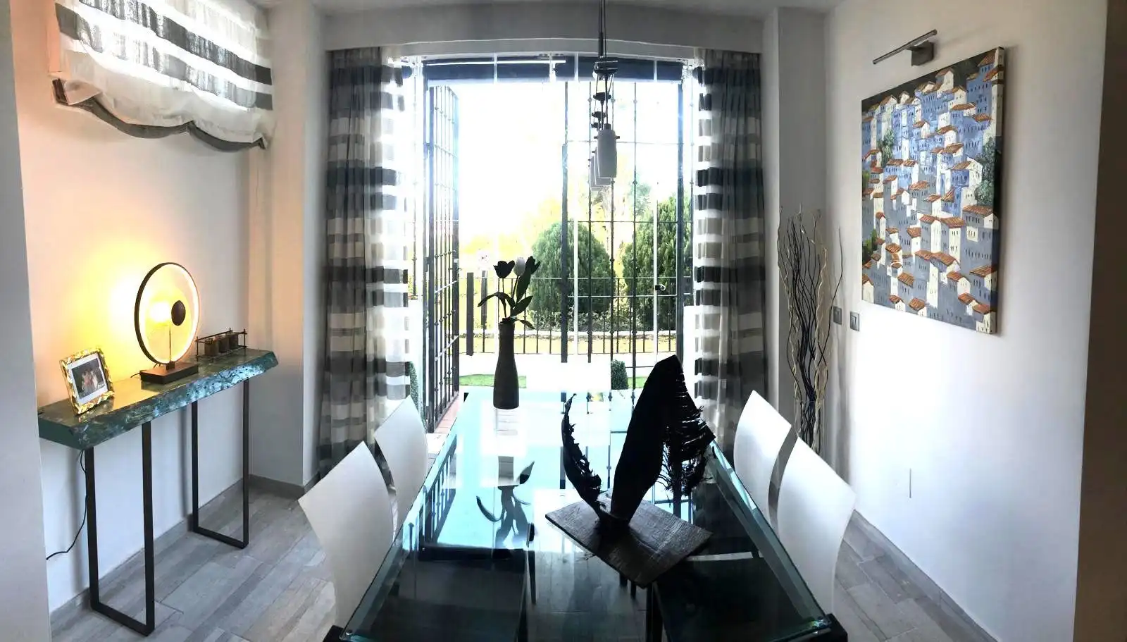 Menjador de Apartament en venda en Marbella amb Aire condicionat, Terrassa i Piscina