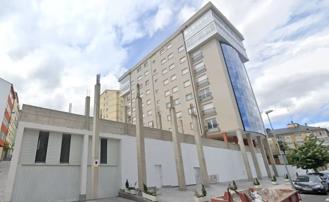 Vista exterior de Dúplex en venda en Lugo amb Calefacció, Parquet i Terrassa