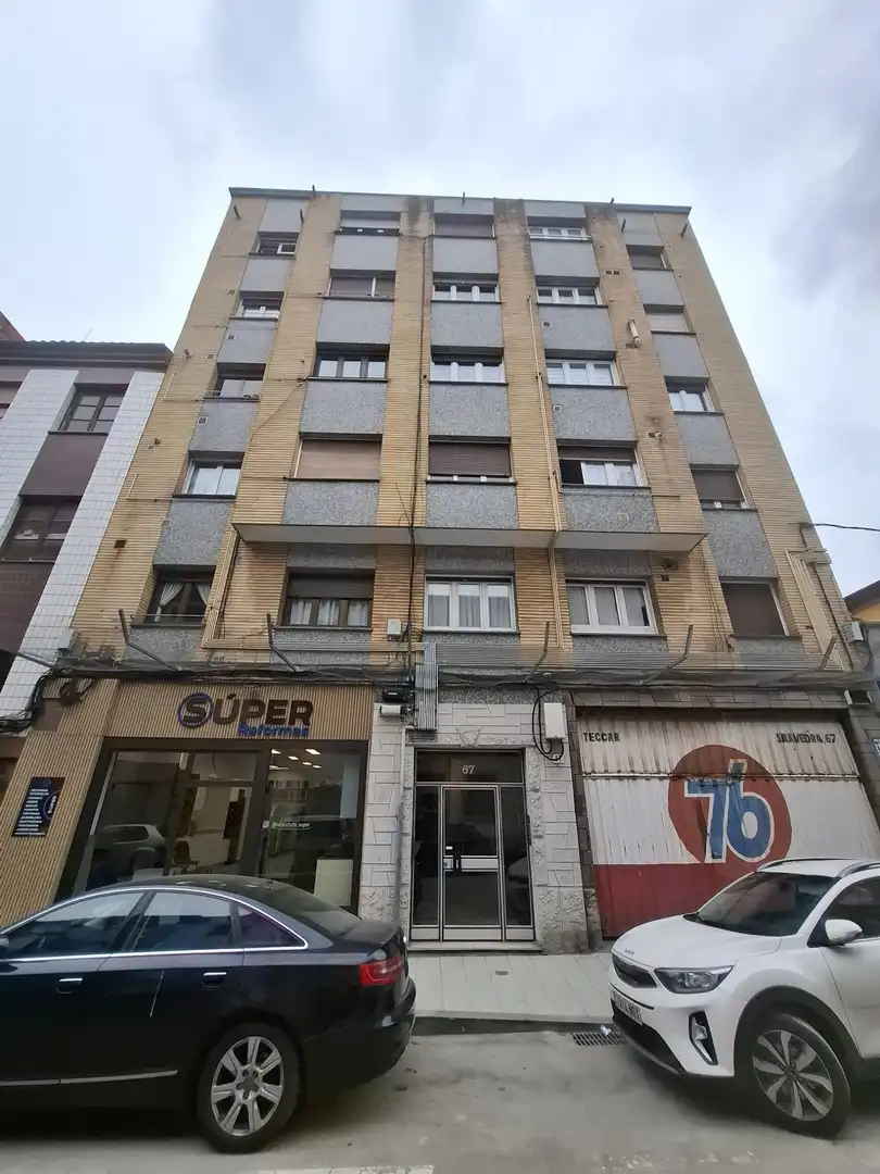 Vista exterior de Piso de alquiler en Gijón  con Calefacción, Parquet y Amueblado