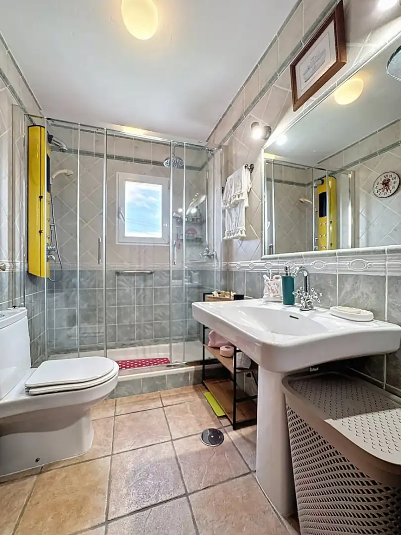 Baño de Casa o chalet en venta en La Nucia con Aire acondicionado, Jardín privado y Terraza