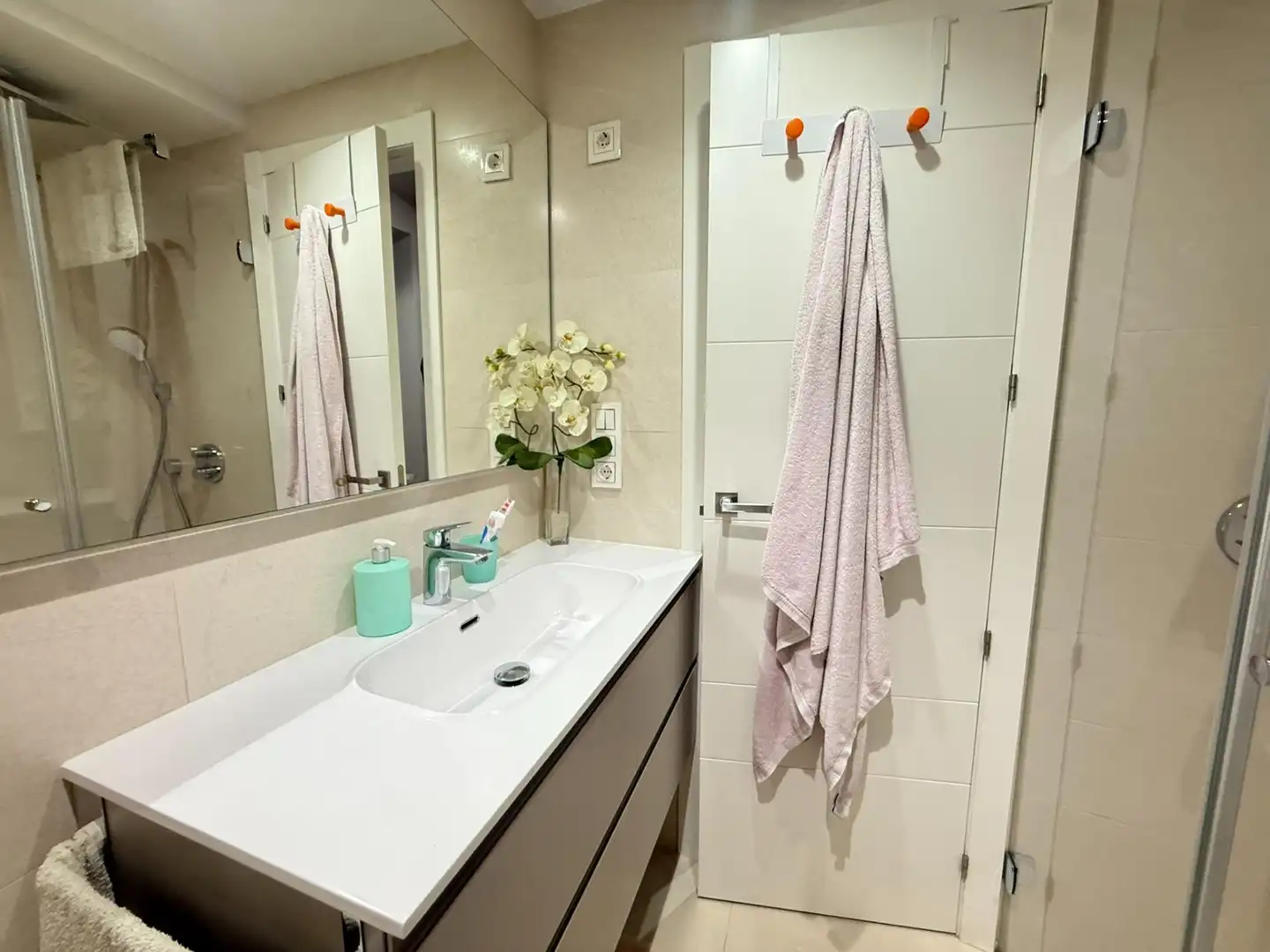 Badezimmer von Wohnung zum Verkauf in Guardamar del Segura mit Klimaanlage, Heizung und Terrasse