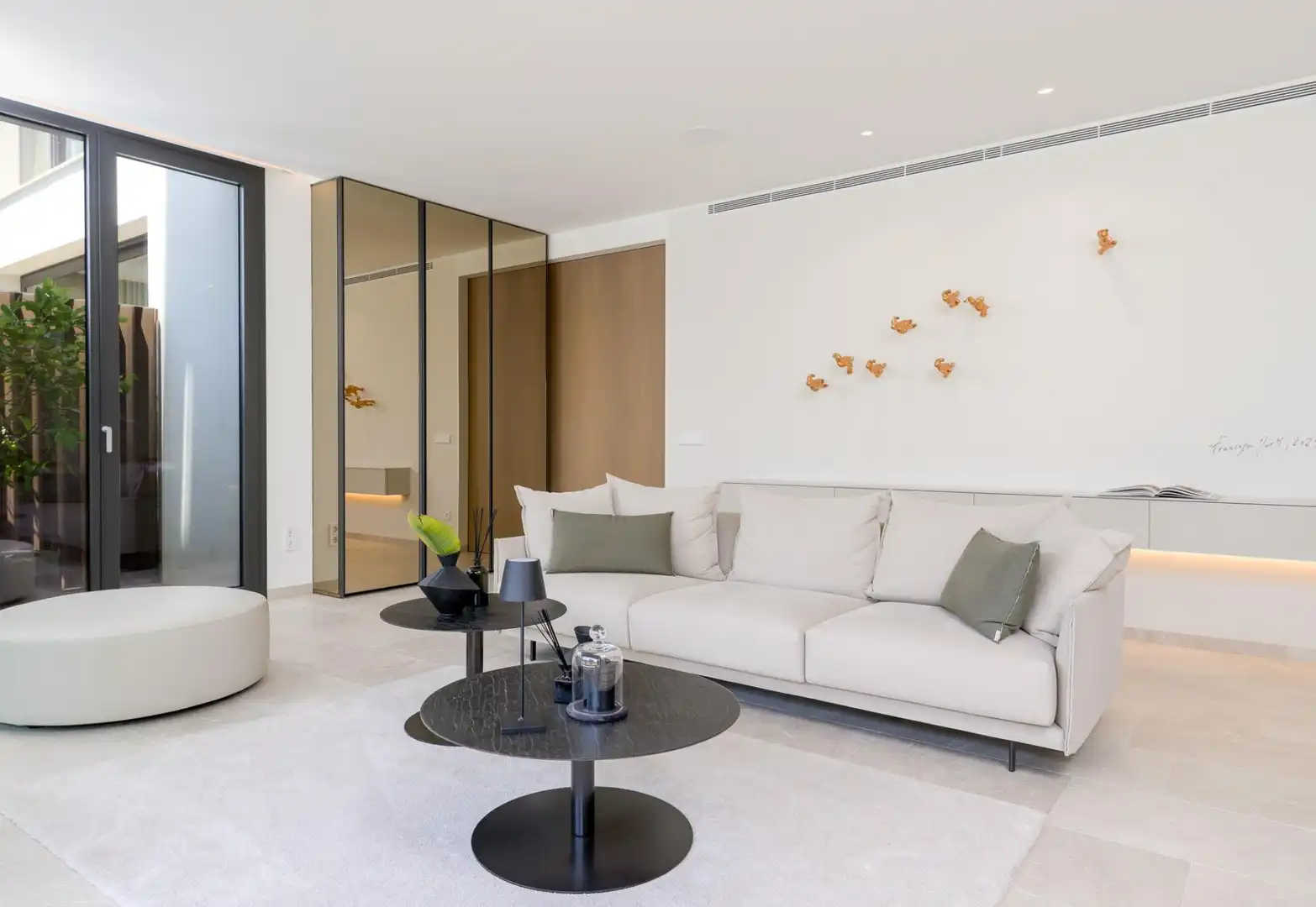 Wohnzimmer von Erdgeschoss zum Verkauf in  Palma de Mallorca mit Klimaanlage, Heizung und Privatgarten