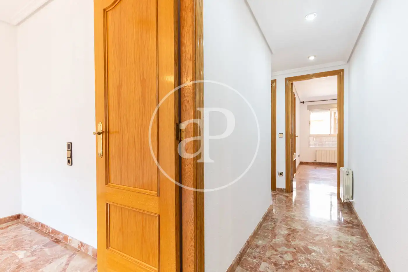 Flat for rent in Valencia  with Air Conditioner, Heating and Furnished