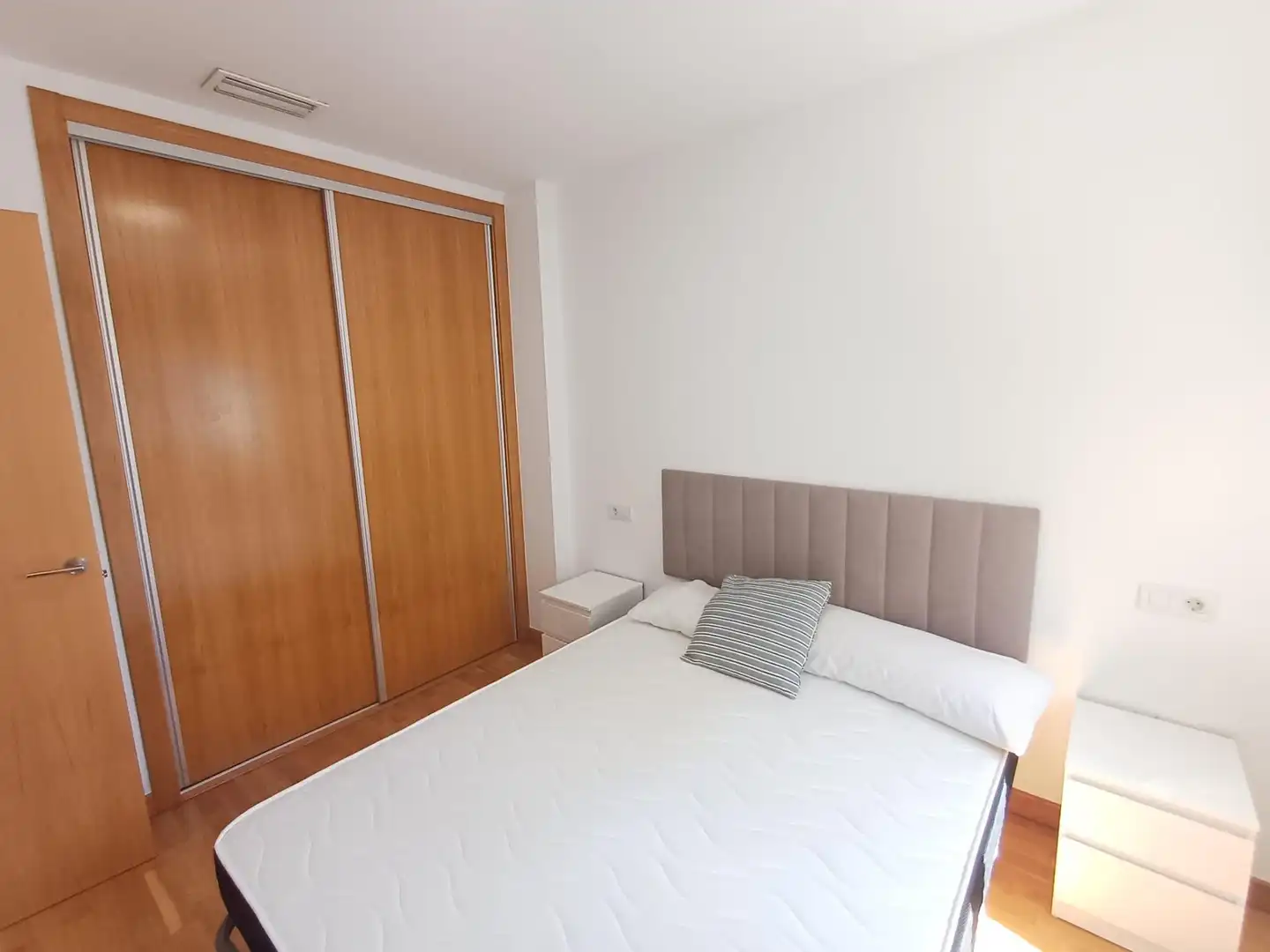 Schlafzimmer von Erdgeschoss zur Miete in Murcia mit Klimaanlage, Heizung und Parkett