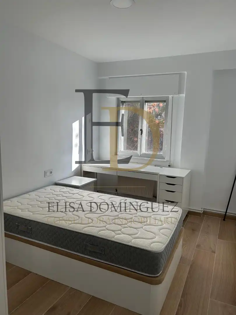 Schlafzimmer von Wohnung zur Miete in Salamanca mit Heizung, Möbliert und Balkon
