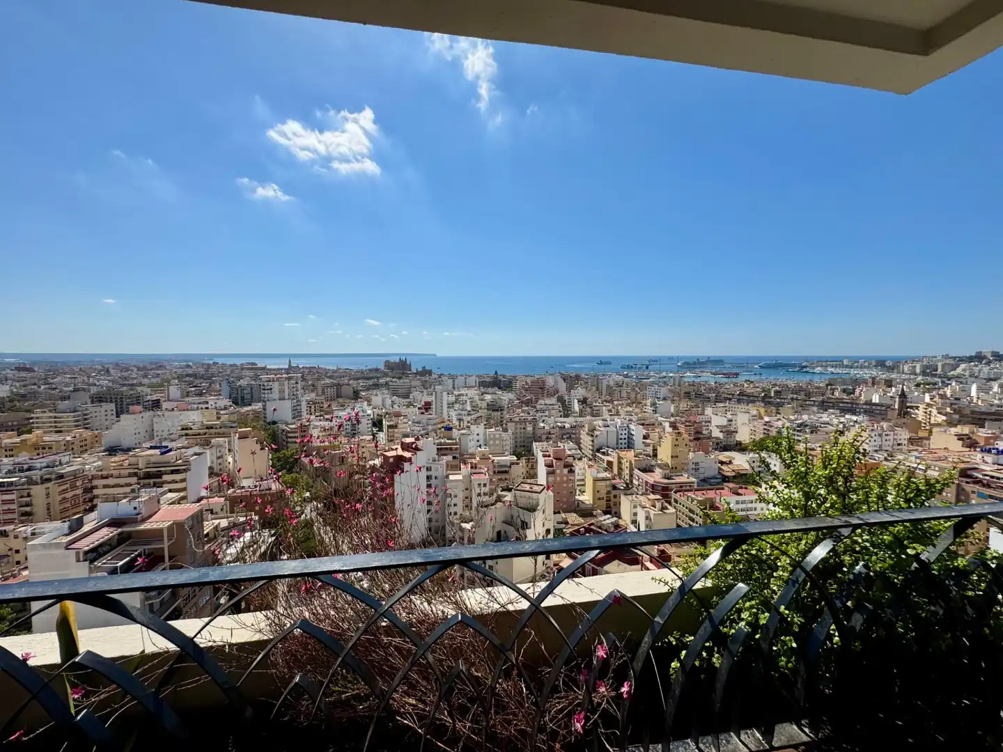 Exterior view of Flat for sale in  Palma de Mallorca  with Air Conditioner, Heating and Terrace