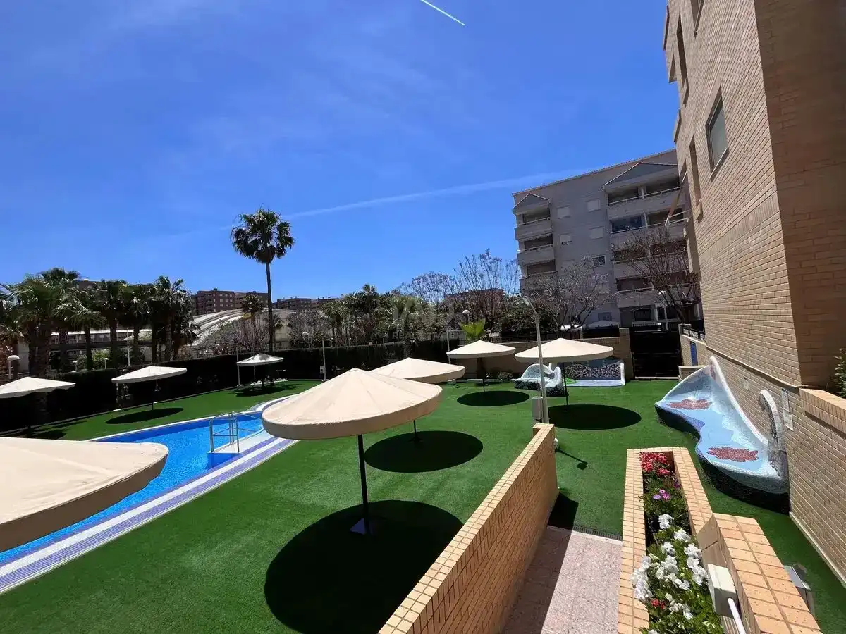 Piscina de Apartament en venda en Oropesa del Mar / Orpesa amb Aire condicionat, Piscina i Balcó