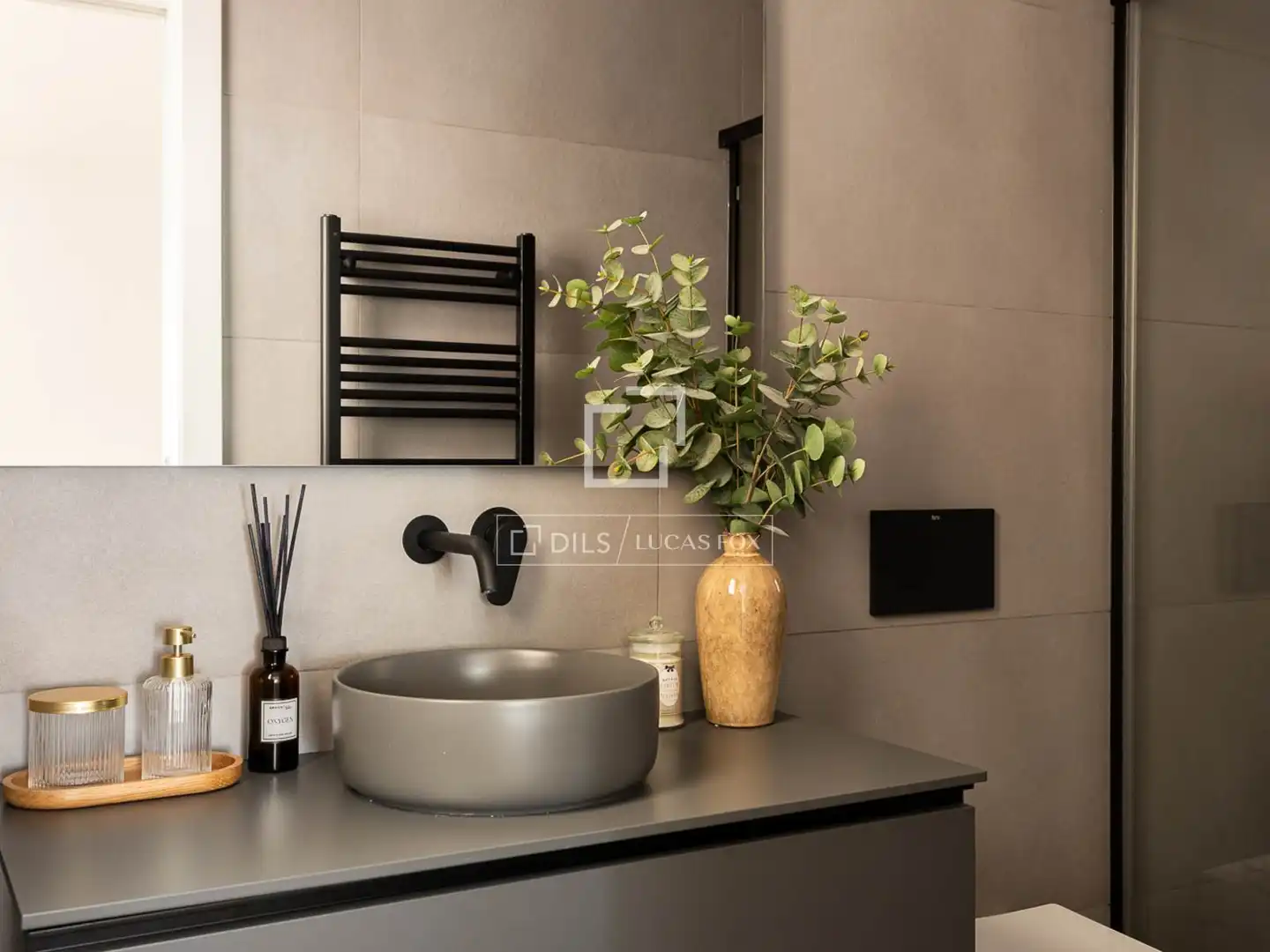 Badezimmer von Wohnung zum Verkauf in Barcelona mit Klimaanlage, Terrasse und Schwimmbad