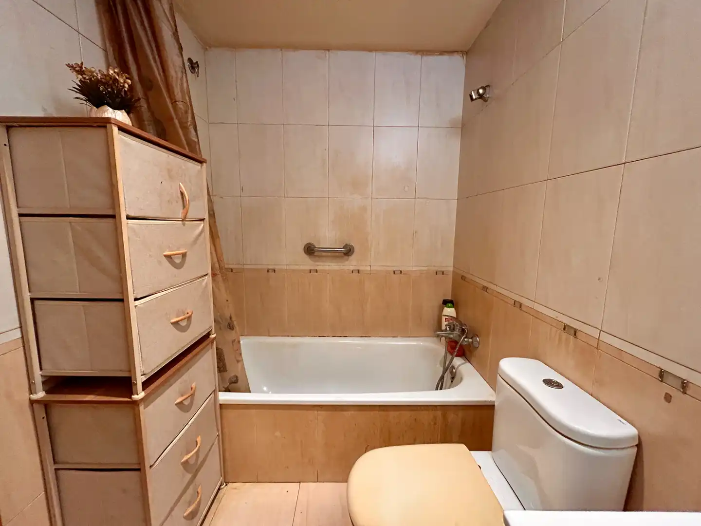 Baño de Piso en venta en Girona con Calefacción