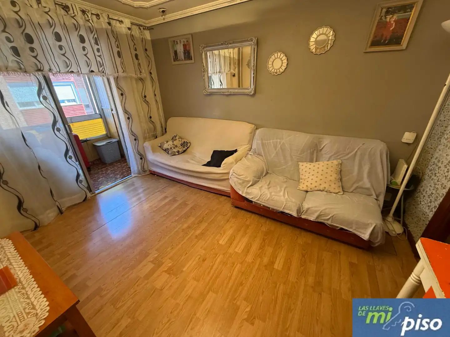 Sala d'estar de Pis en venda en Valladolid amb Calefacció, Parquet i Moblat