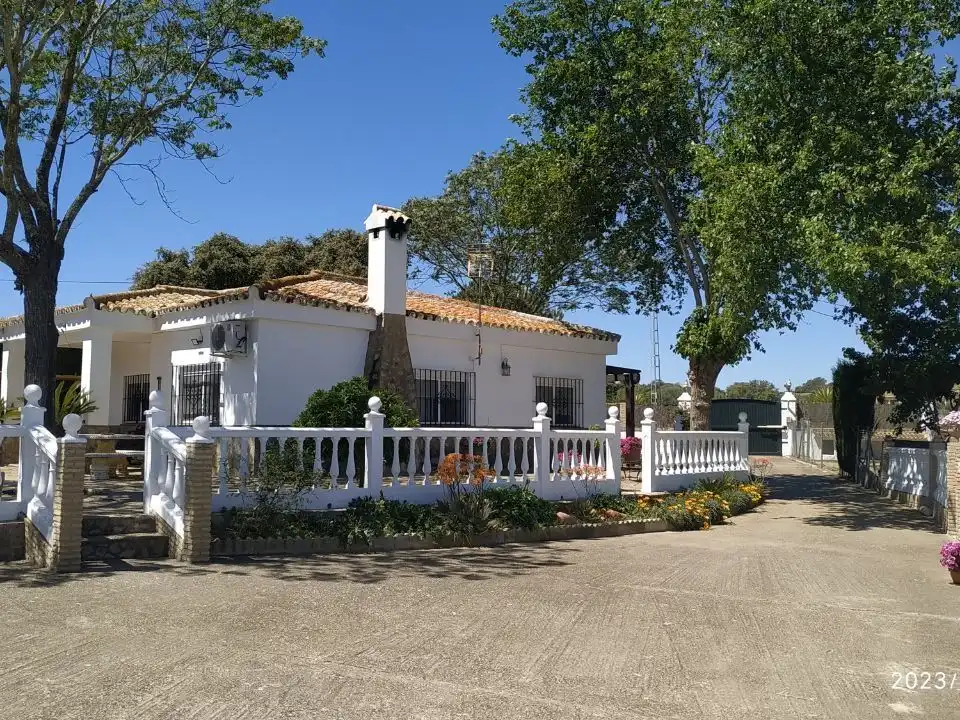 Chalet con jardín en venta en Avenida Camino Cantillana 1, imagen 45