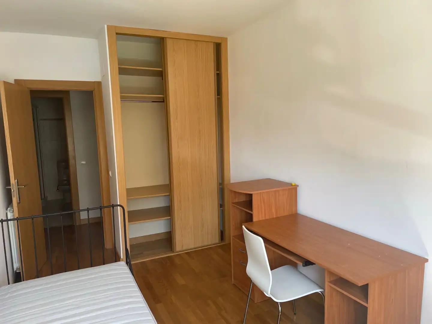 Habitación de Piso en venta en  Logroño con Calefacción, Trastero y Amueblado