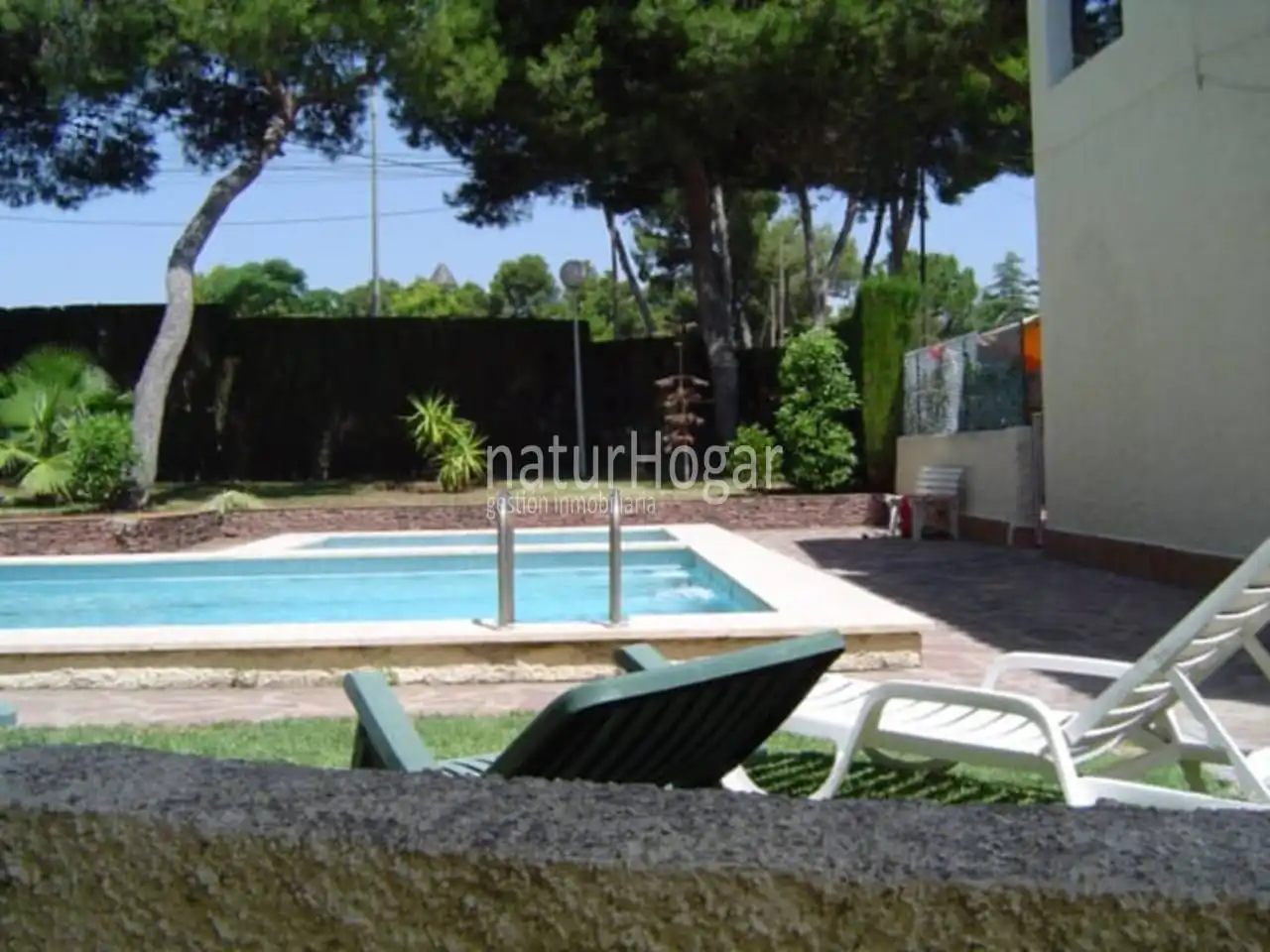 Piscina de Casa adosada en venta en Paterna con Terraza y Piscina comunitaria