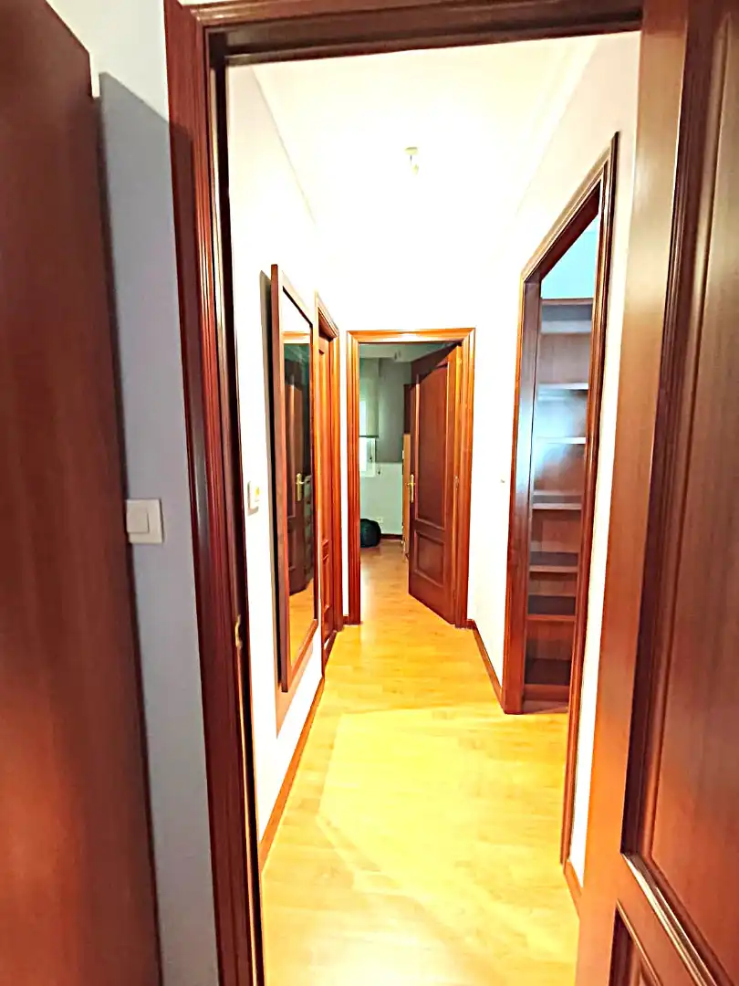 Flat for rent in Vigo   with Parquet flooring and Furnished