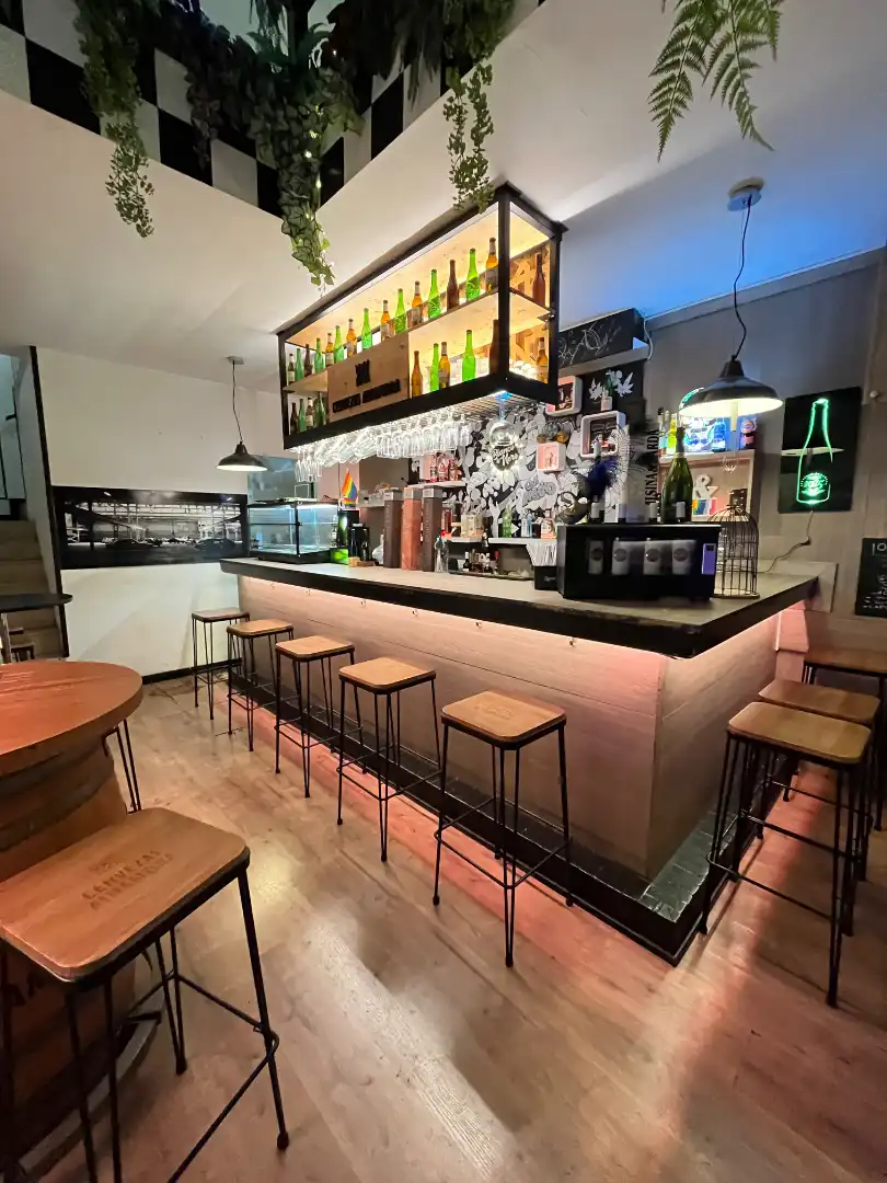 Local en traspaso en Barcelona con Aire acondicionado, Calefacción y Parquet