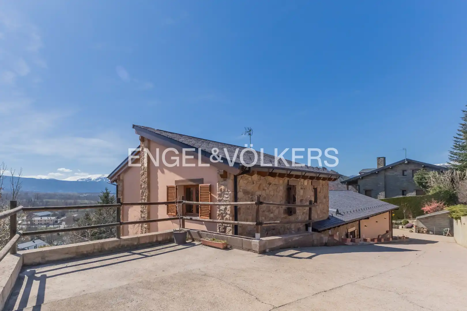 Vista exterior de Casa o chalet en venta en Estavar con Calefacción, Jardín privado y Parquet