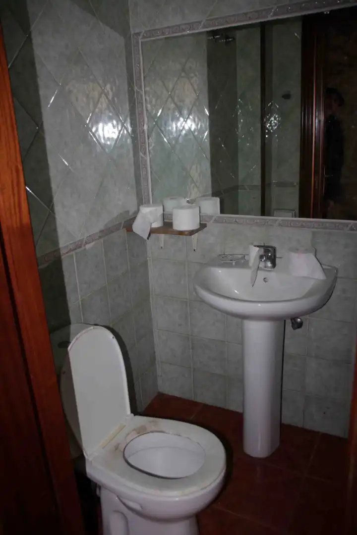 Badezimmer von Einfamilien-Reihenhaus zum Verkauf in Padrón