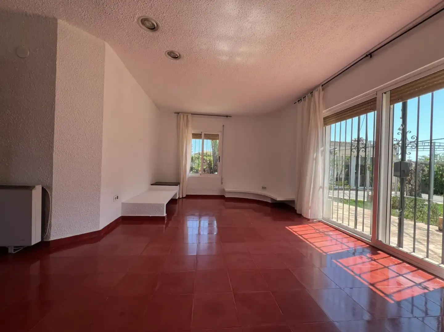 Sala d'estar de Casa o xalet en venda en Pedreguer amb Jardí privat, Terrassa i Piscina