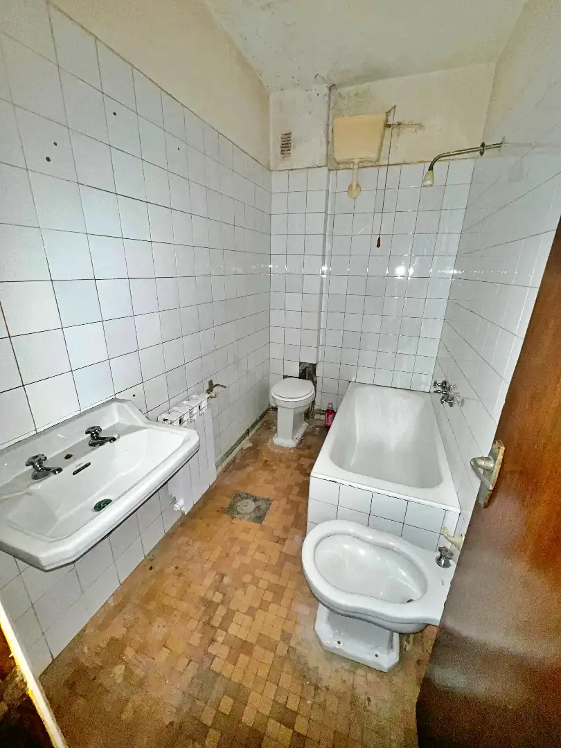 Bathroom of Flat for sale in Lugo  with Terrace