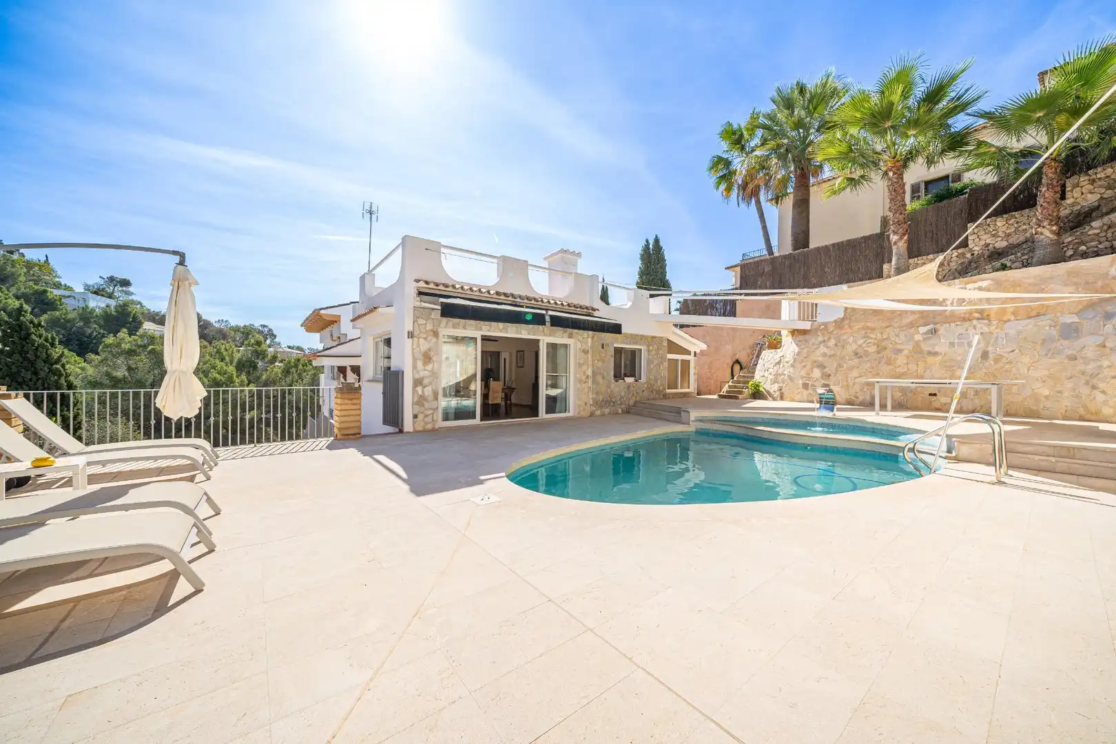 Vista exterior de Casa o xalet en venda en Calvià amb Aire condicionat, Calefacció i Jardí privat