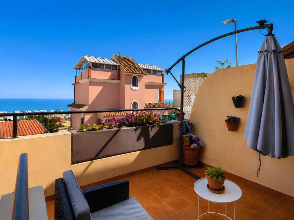Terraza de Casa adosada en venta en Benalmádena con Aire acondicionado, Jardín privado y Amueblado