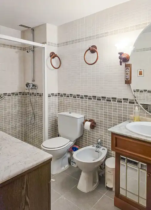 Badezimmer von Wohnung zum Verkauf in San Sebastián de los Reyes mit Klimaanlage, Heizung und Parkett